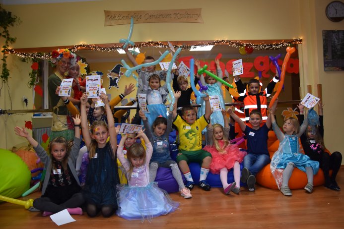 Pamiatkowe zdjęcie grupowe